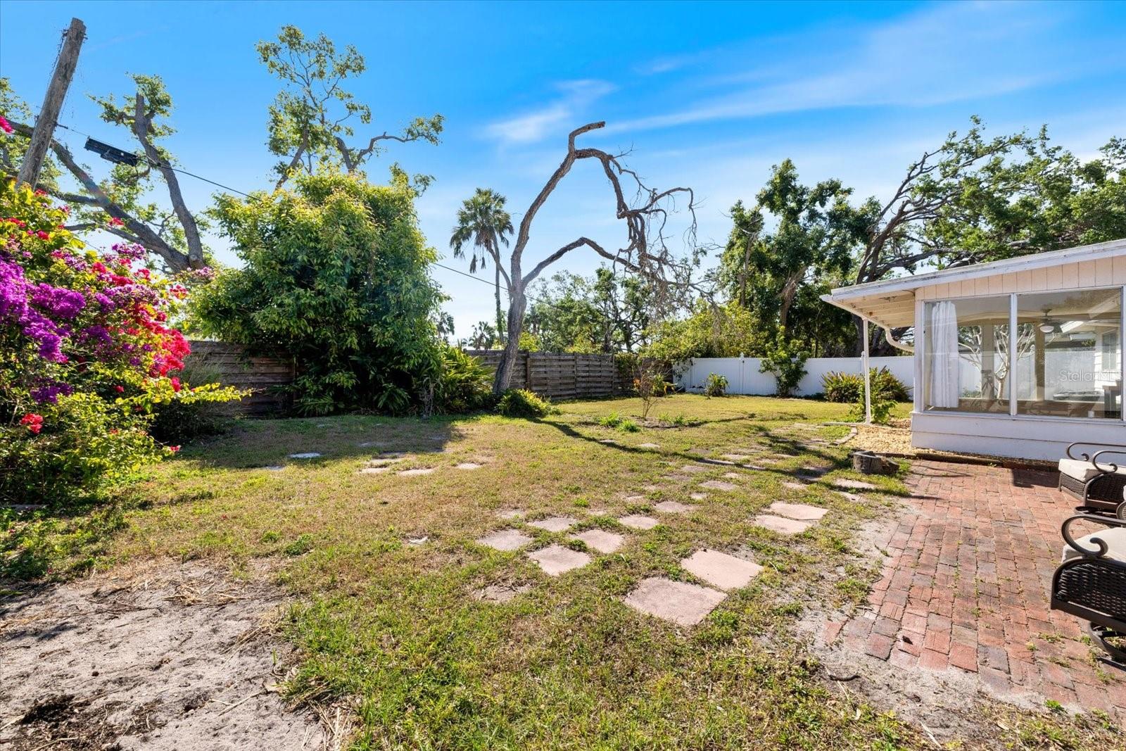 2121 CLEMATIS CT, SARASOTA, FL, 34239