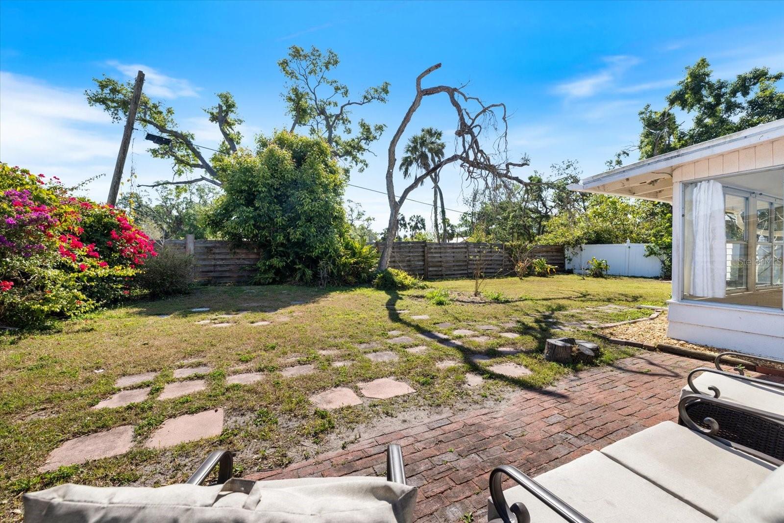 2121 CLEMATIS CT, SARASOTA, FL, 34239