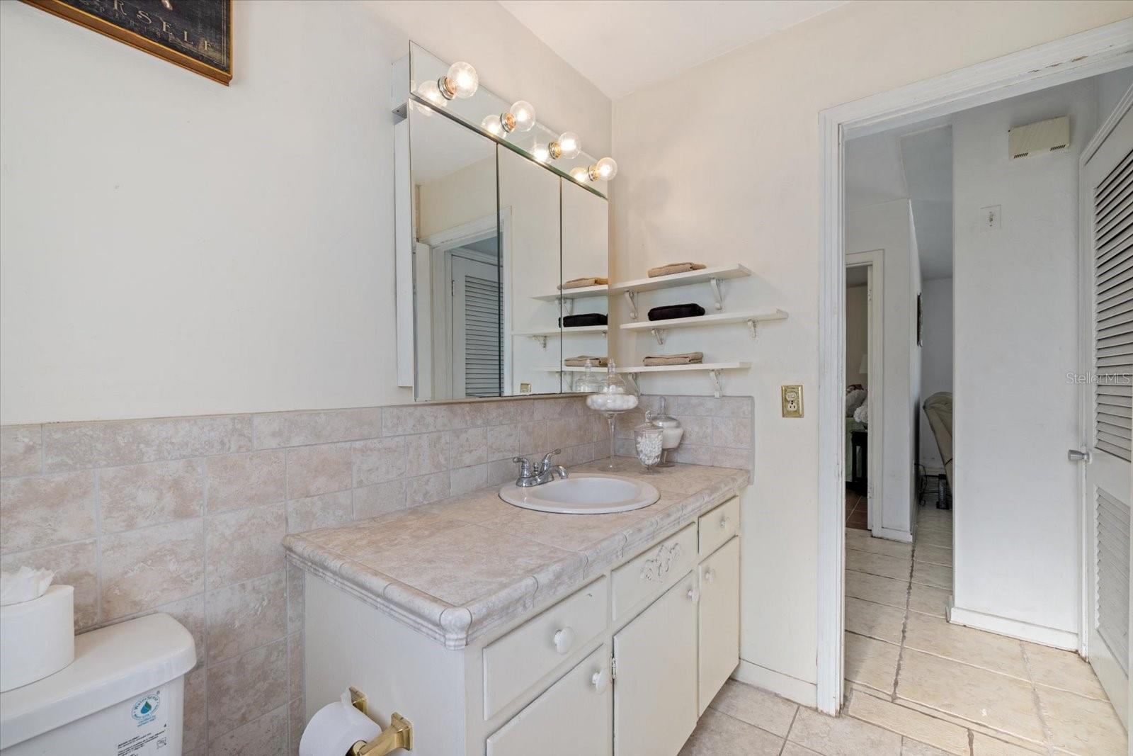 2121 CLEMATIS CT, SARASOTA, FL, 34239