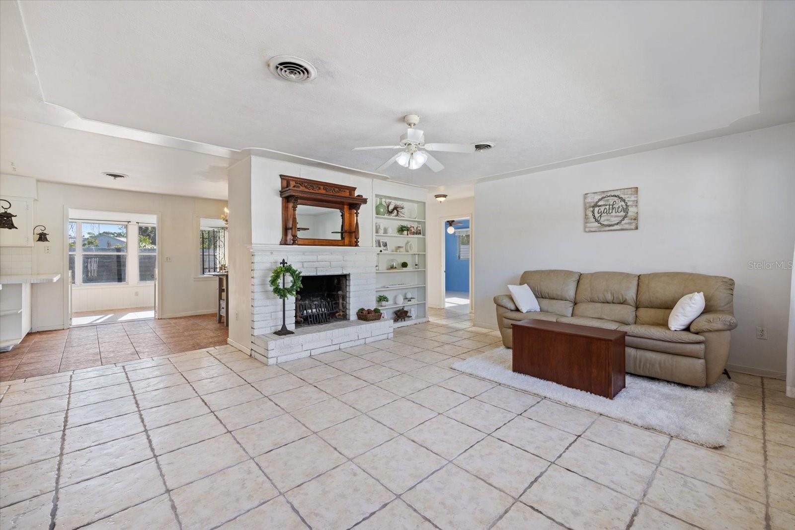2121 CLEMATIS CT, SARASOTA, FL, 34239