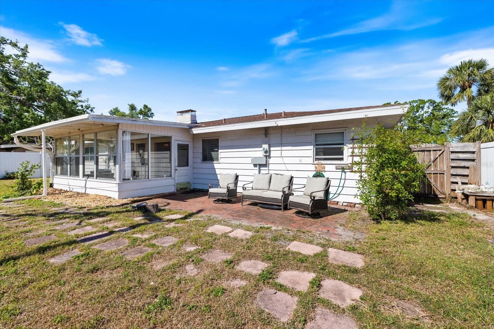 2121 CLEMATIS CT, SARASOTA, FL, 34239