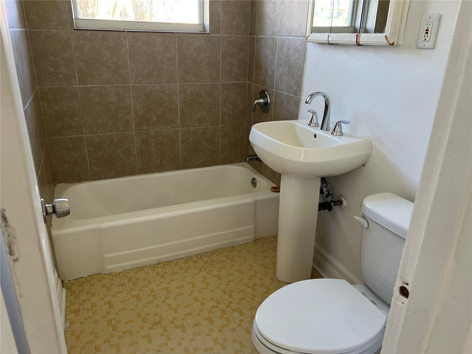 260 DALTON BLVD, PORT CHARLOTTE, FL, 33952