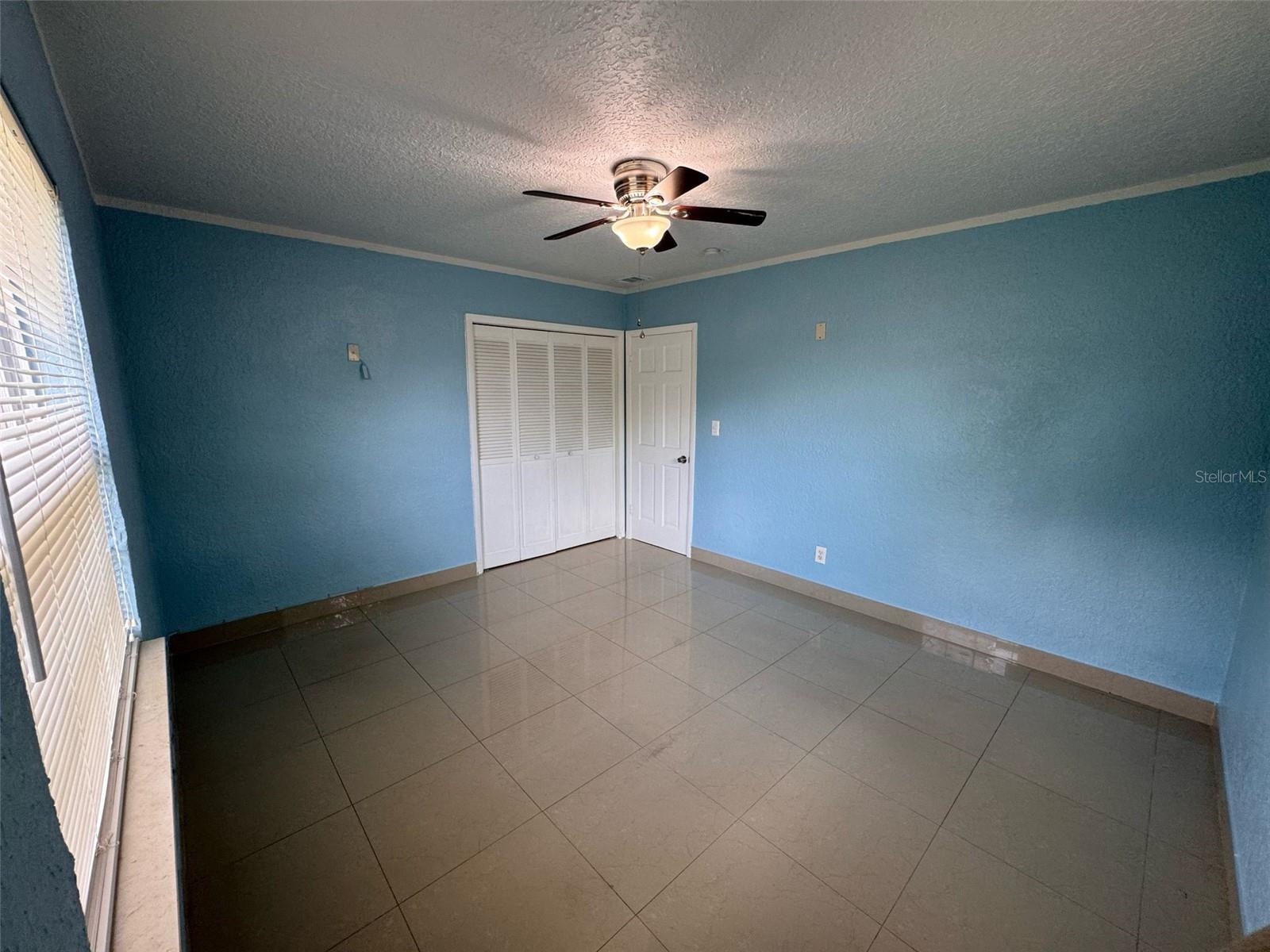 10236 N VALLE DR, TAMPA, FL, 33612