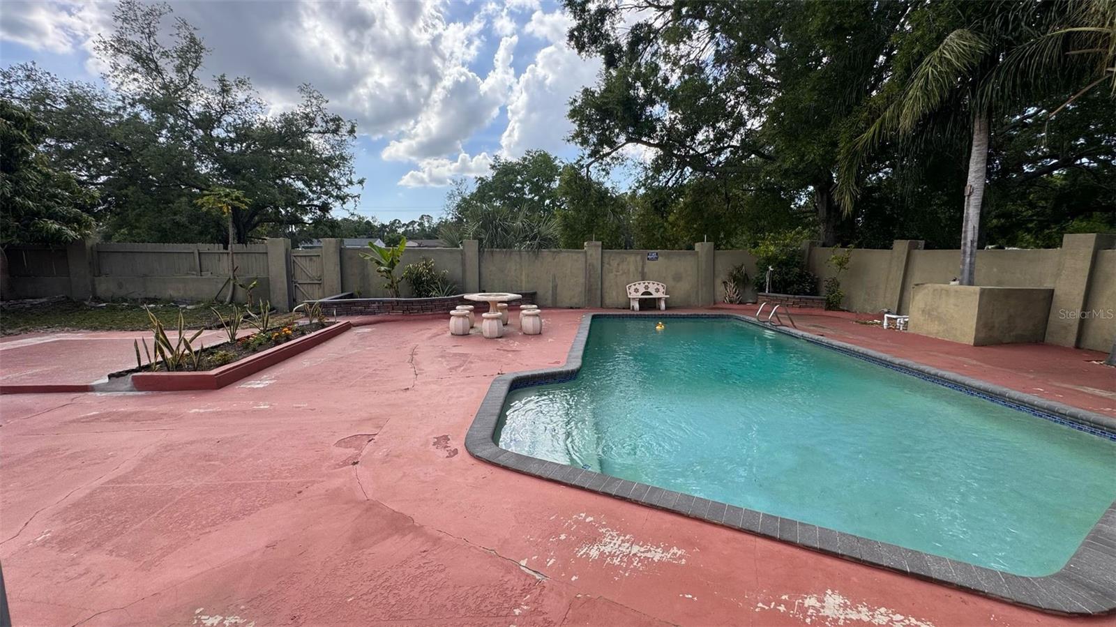 10236 N VALLE DR, TAMPA, FL, 33612