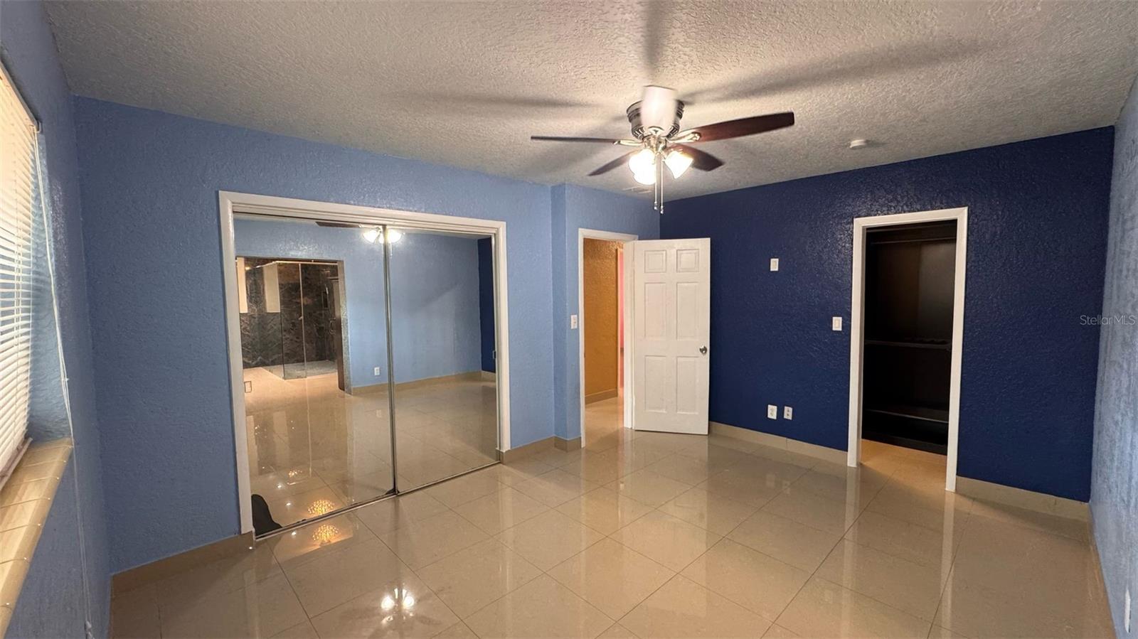 10236 N VALLE DR, TAMPA, FL, 33612