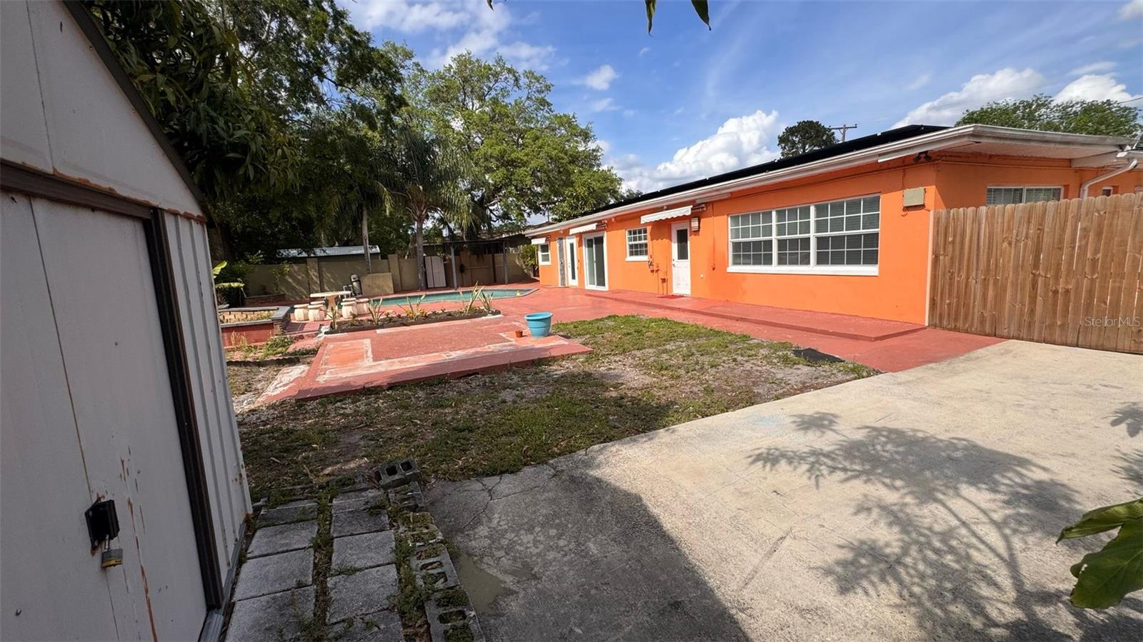 10236 N VALLE DR, TAMPA, FL, 33612