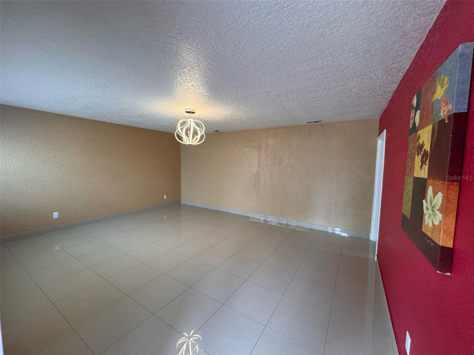 10236 N VALLE DR, TAMPA, FL, 33612
