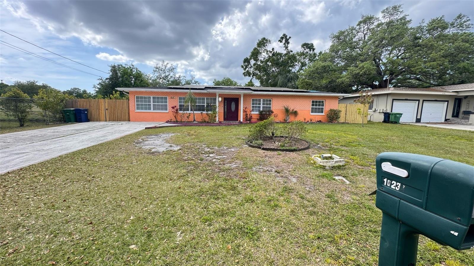10236 N VALLE DR, TAMPA, FL, 33612