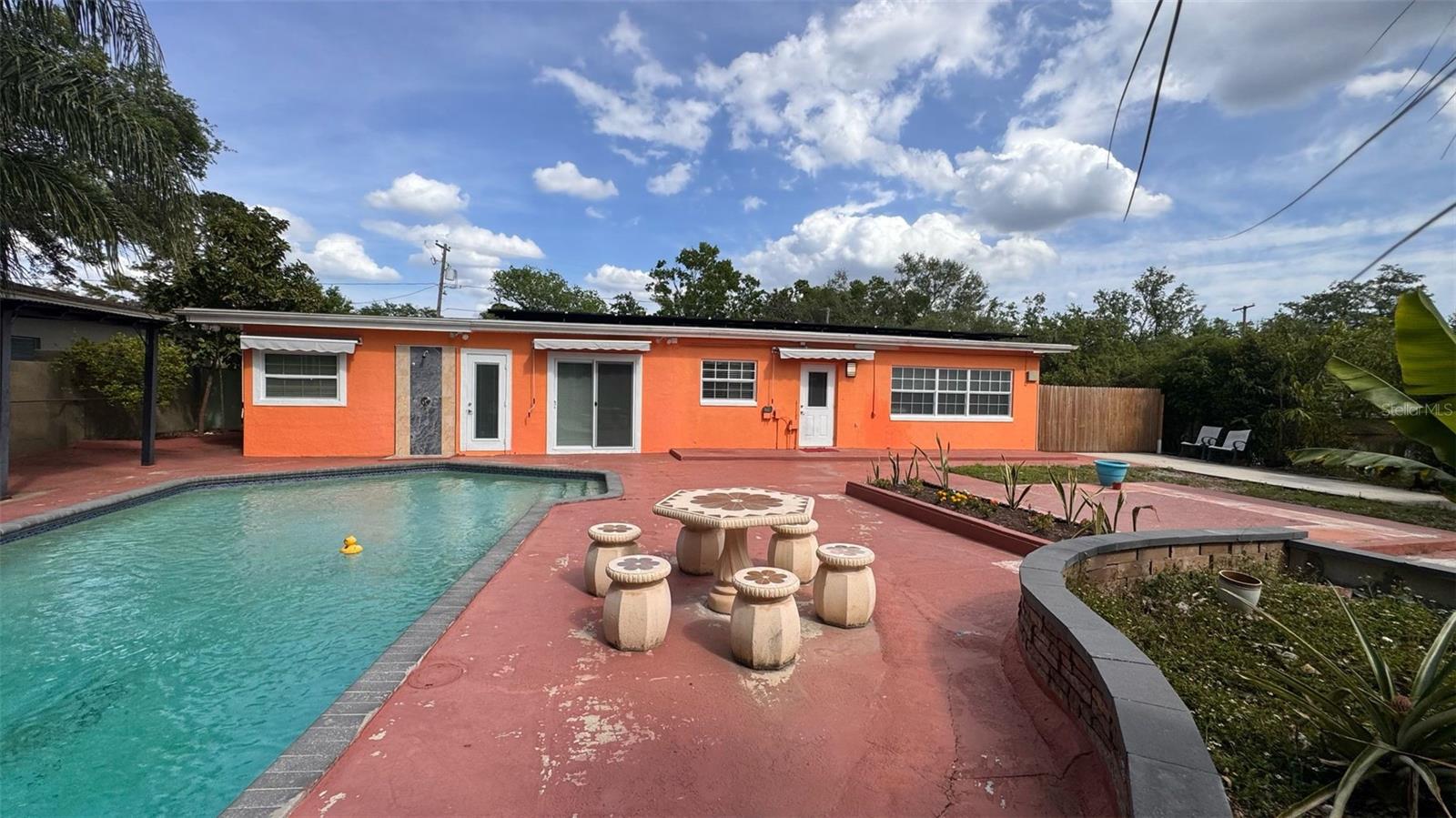 10236 N VALLE DR, TAMPA, FL, 33612