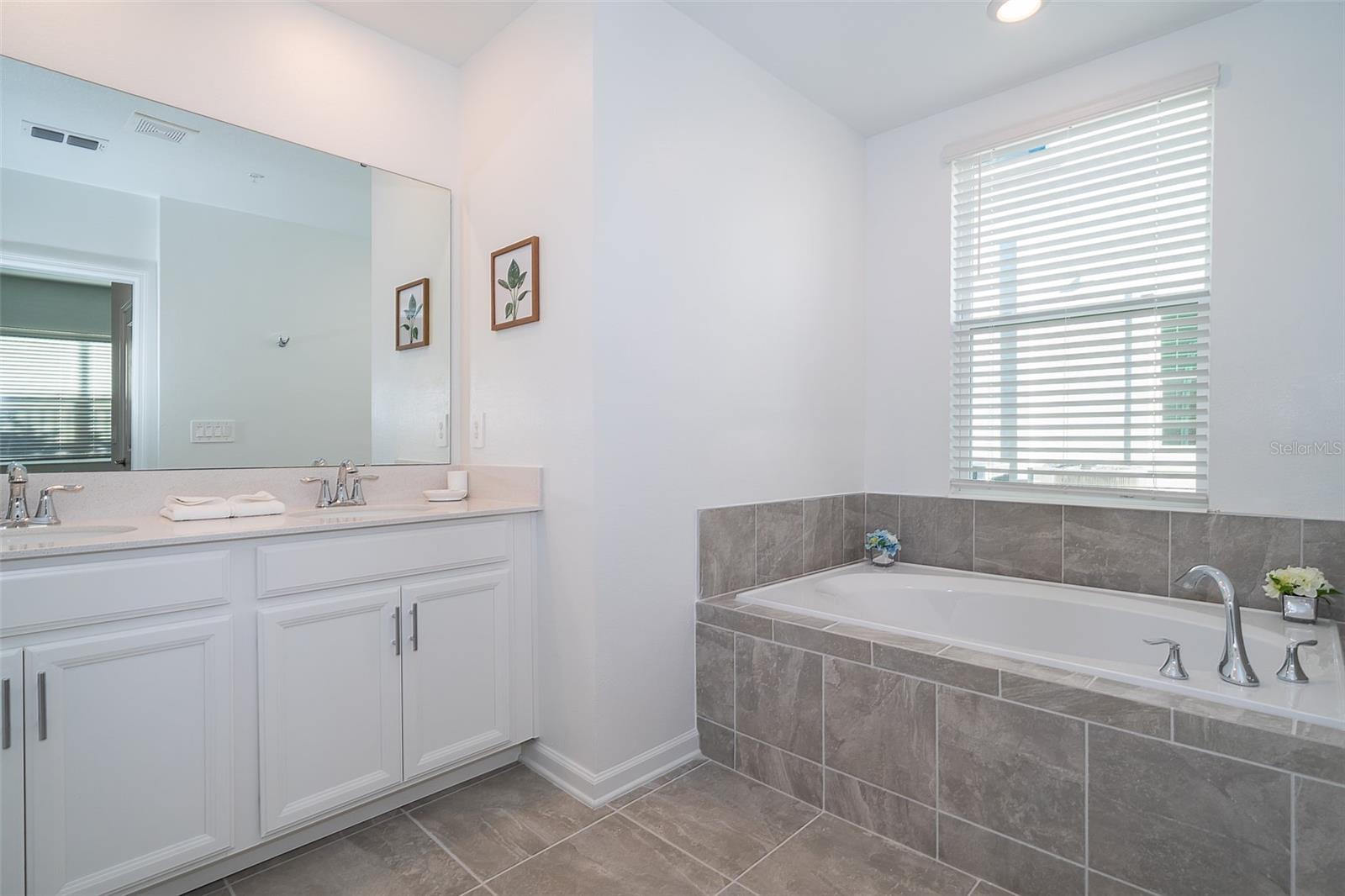 8895 CABOT CLIFFS DR #101, DAVENPORT, FL, 33896