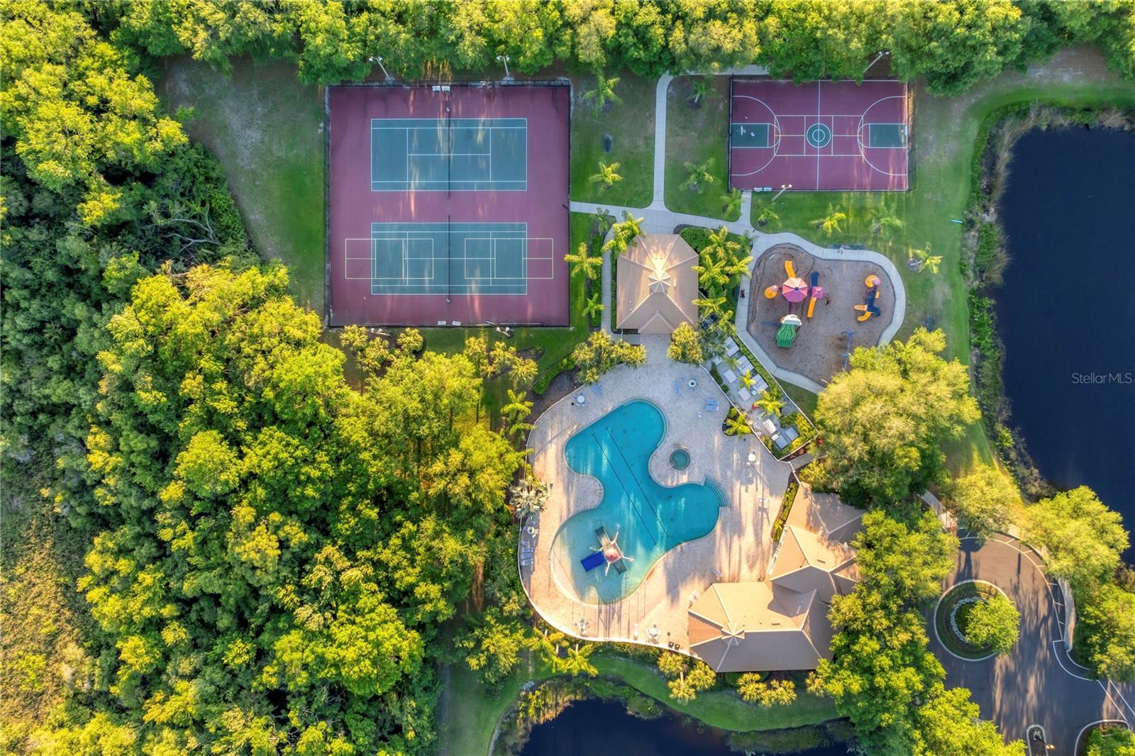 659 ROSEMARY CIR, BRADENTON, FL, 34212