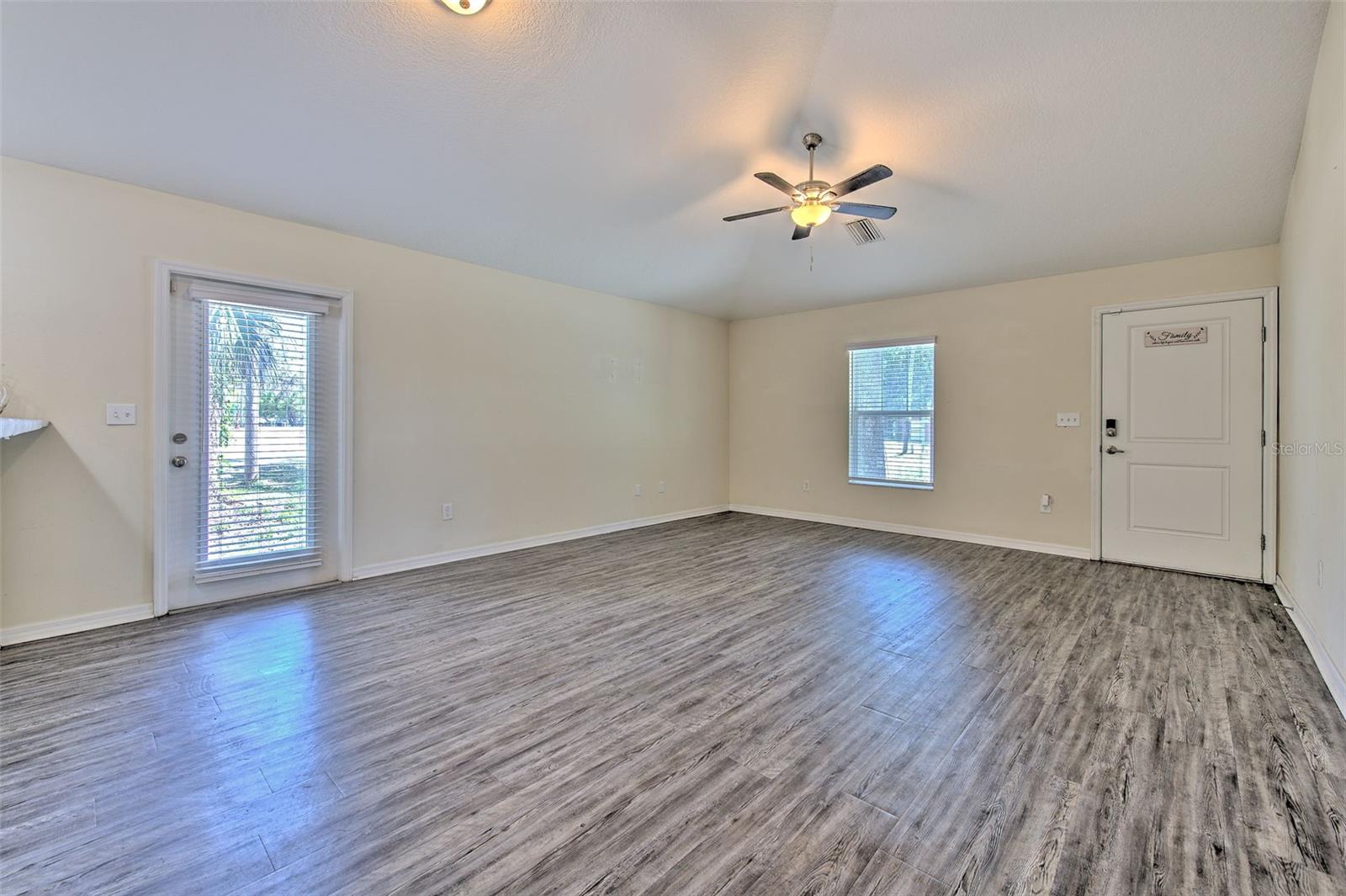 3214 E SHADOWLAWN AVE, TAMPA, FL, 33610