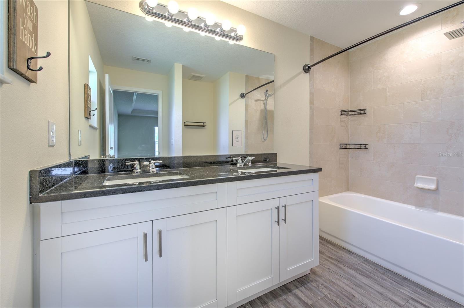 3214 E SHADOWLAWN AVE, TAMPA, FL, 33610