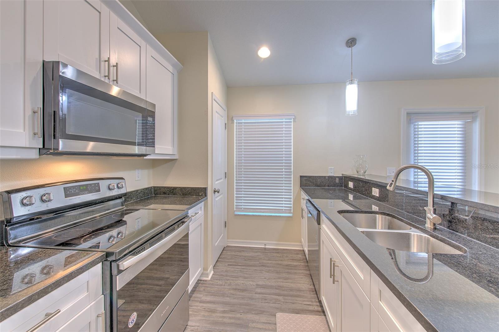 3214 E SHADOWLAWN AVE, TAMPA, FL, 33610