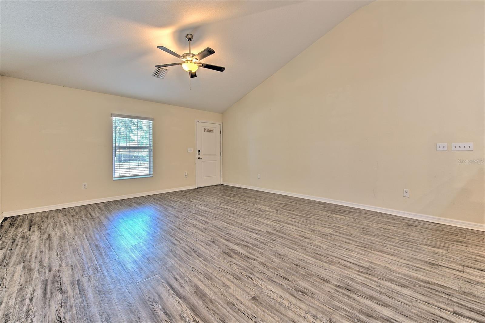 3214 E SHADOWLAWN AVE, TAMPA, FL, 33610