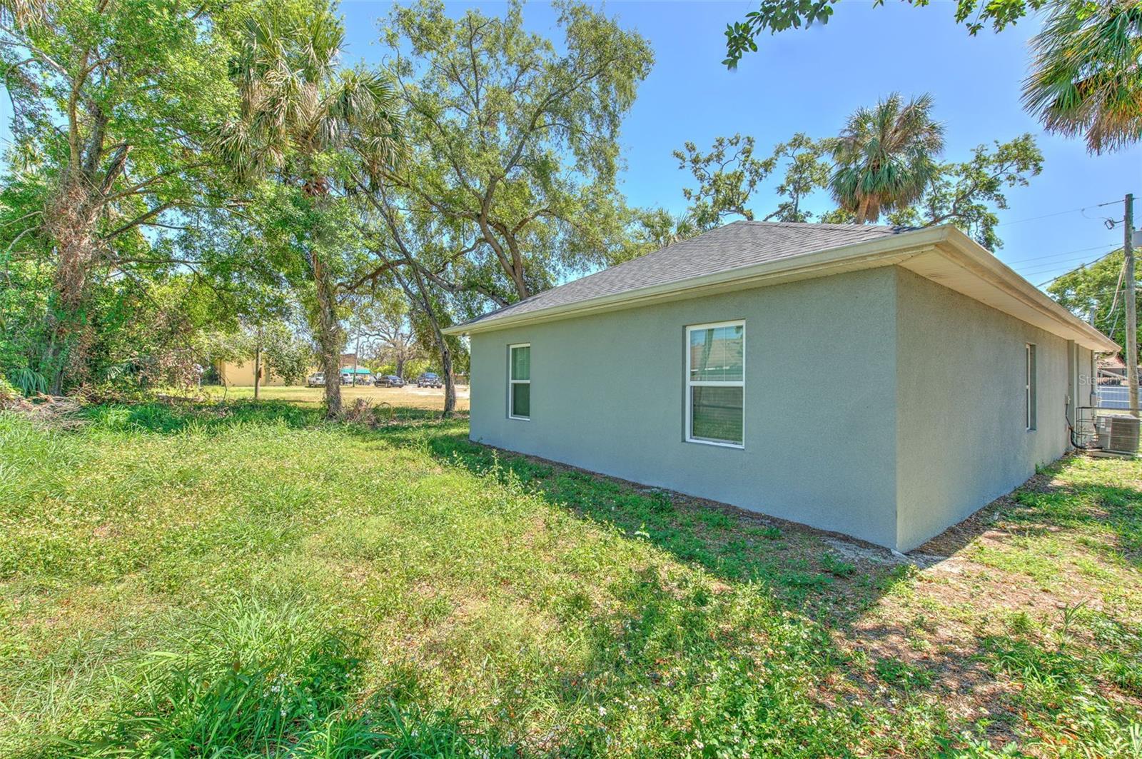 3214 E SHADOWLAWN AVE, TAMPA, FL, 33610