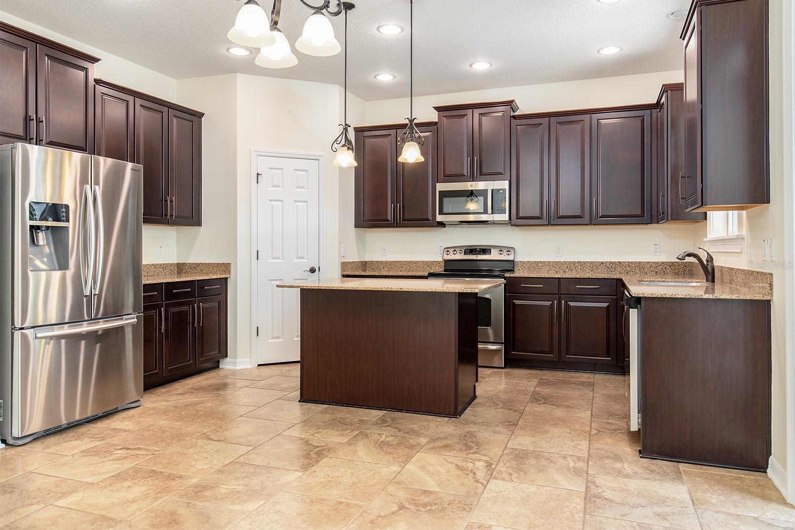 8036 EDGEWOOD FOREST DR, ORLANDO, FL, 32827