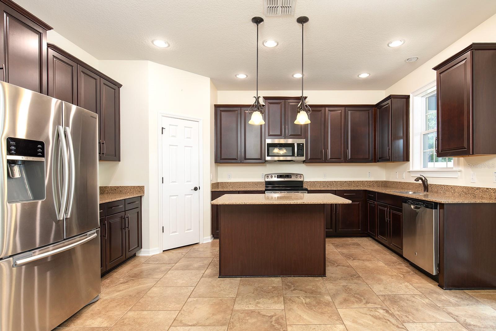 8036 EDGEWOOD FOREST DR, ORLANDO, FL, 32827