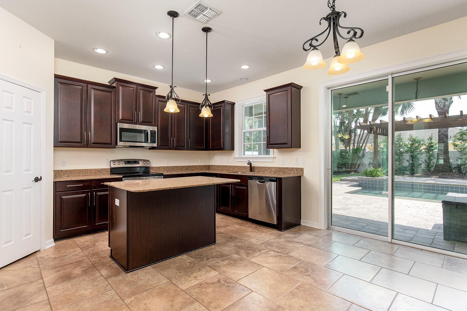 8036 EDGEWOOD FOREST DR, ORLANDO, FL, 32827