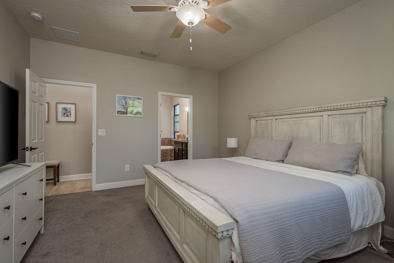 11305 LAZY HICKORY LN, TAMPA, FL, 33635