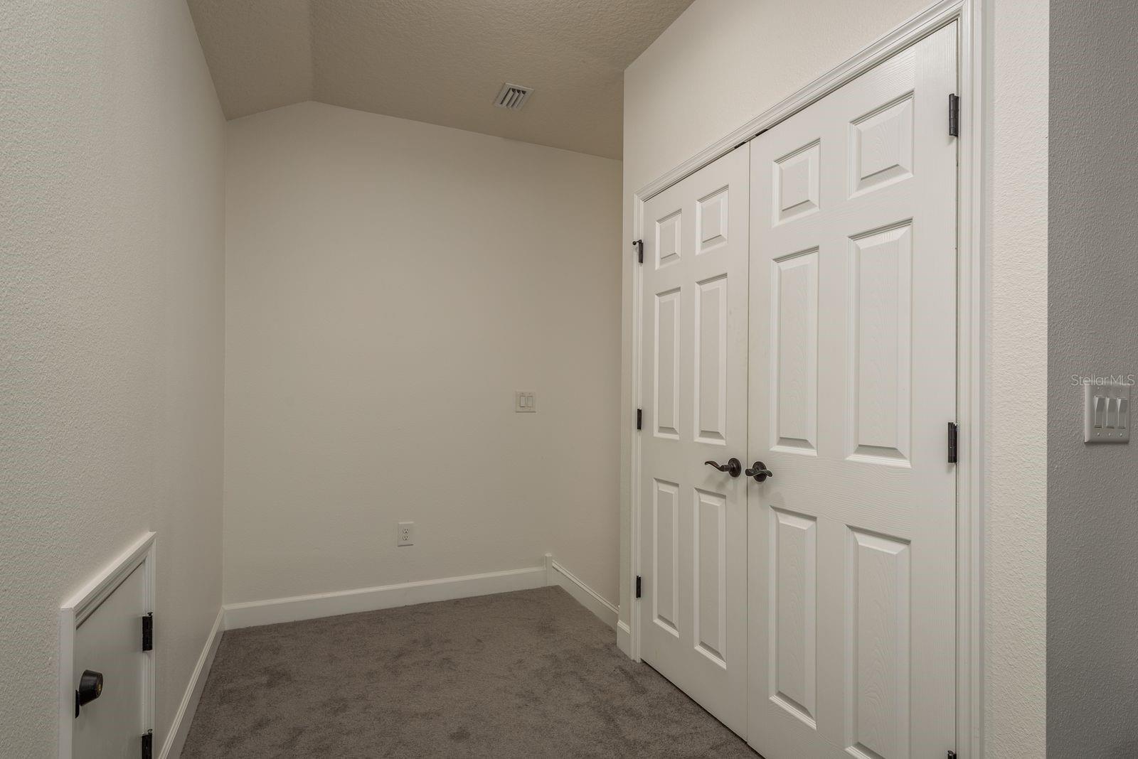 11305 LAZY HICKORY LN, TAMPA, FL, 33635