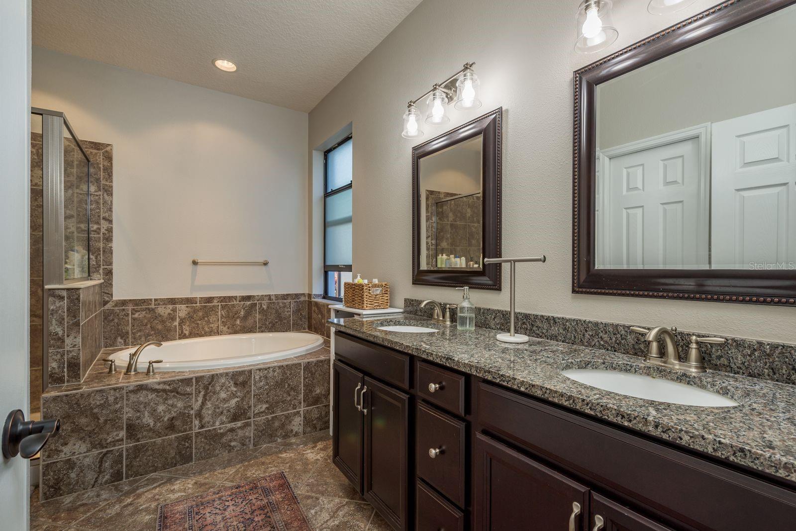 11305 LAZY HICKORY LN, TAMPA, FL, 33635