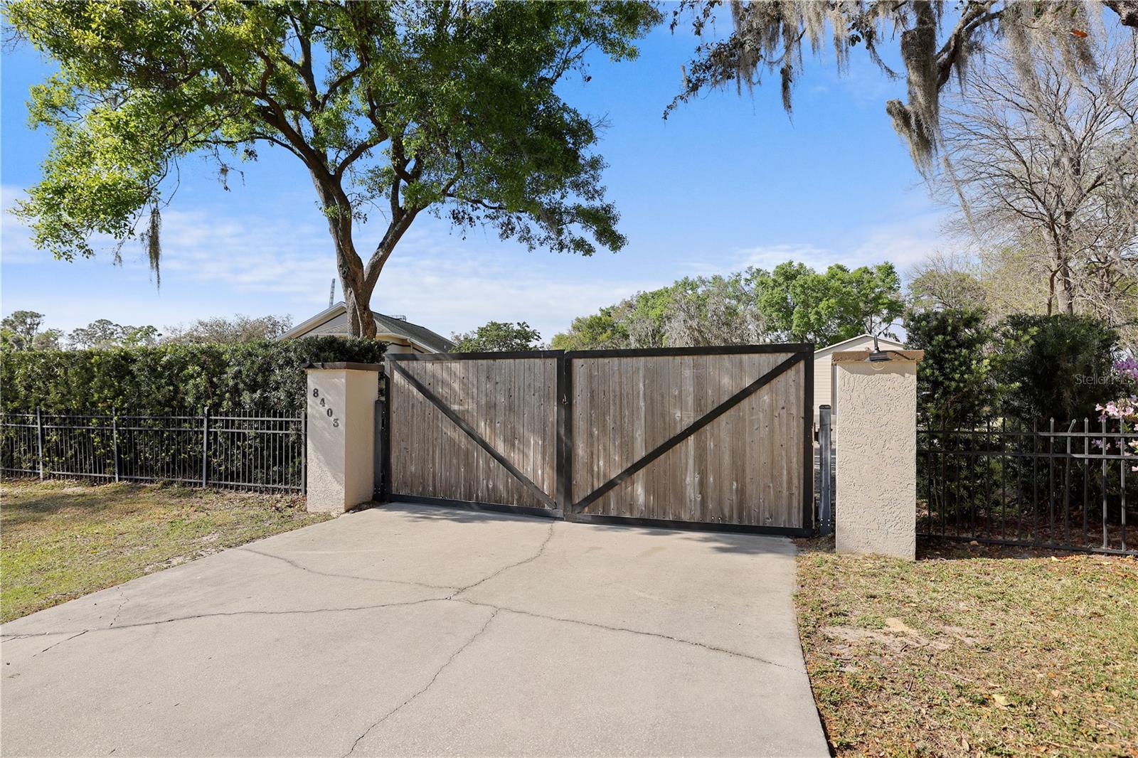 8403 SOUTHWOOD PINES ST, LITHIA, FL, 33547