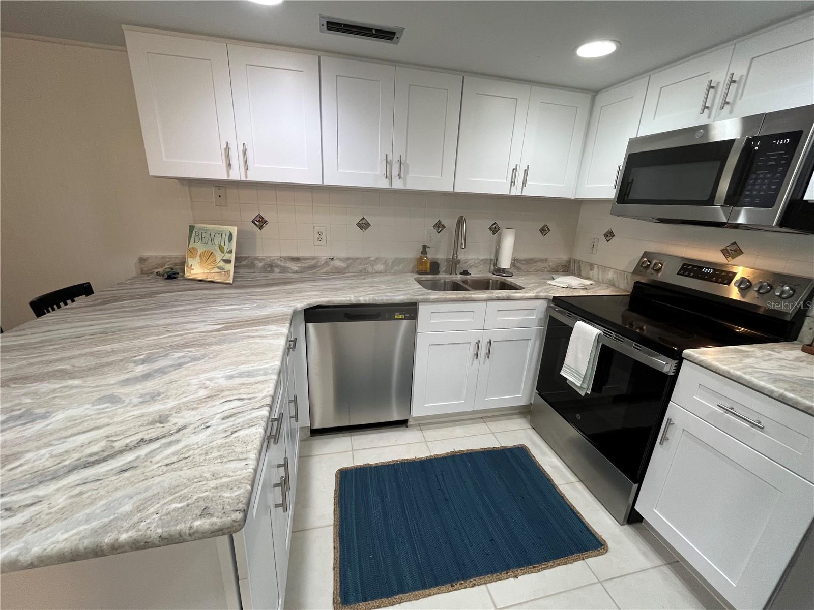 845 BENJAMIN FRANKLIN DR #104, SARASOTA, FL, 34236