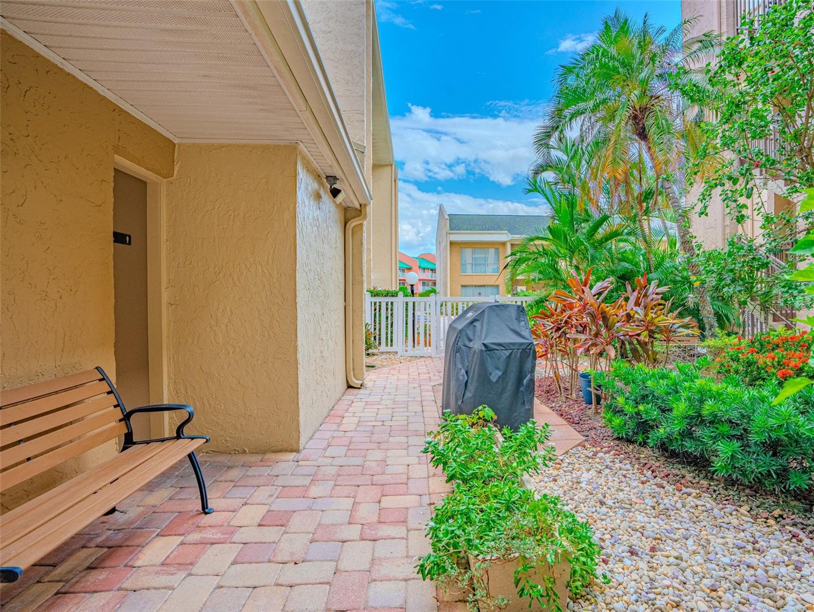 845 BENJAMIN FRANKLIN DR #104, SARASOTA, FL, 34236