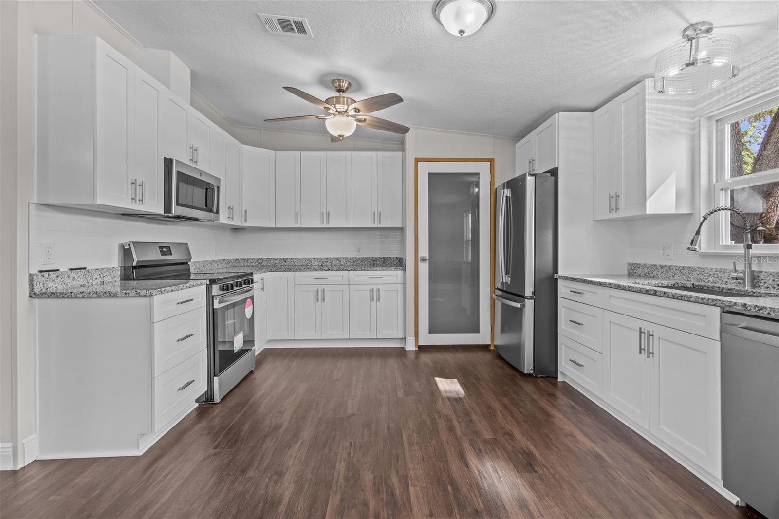 38060 LAWANDA LOOP, ZEPHYRHILLS, FL, 33542