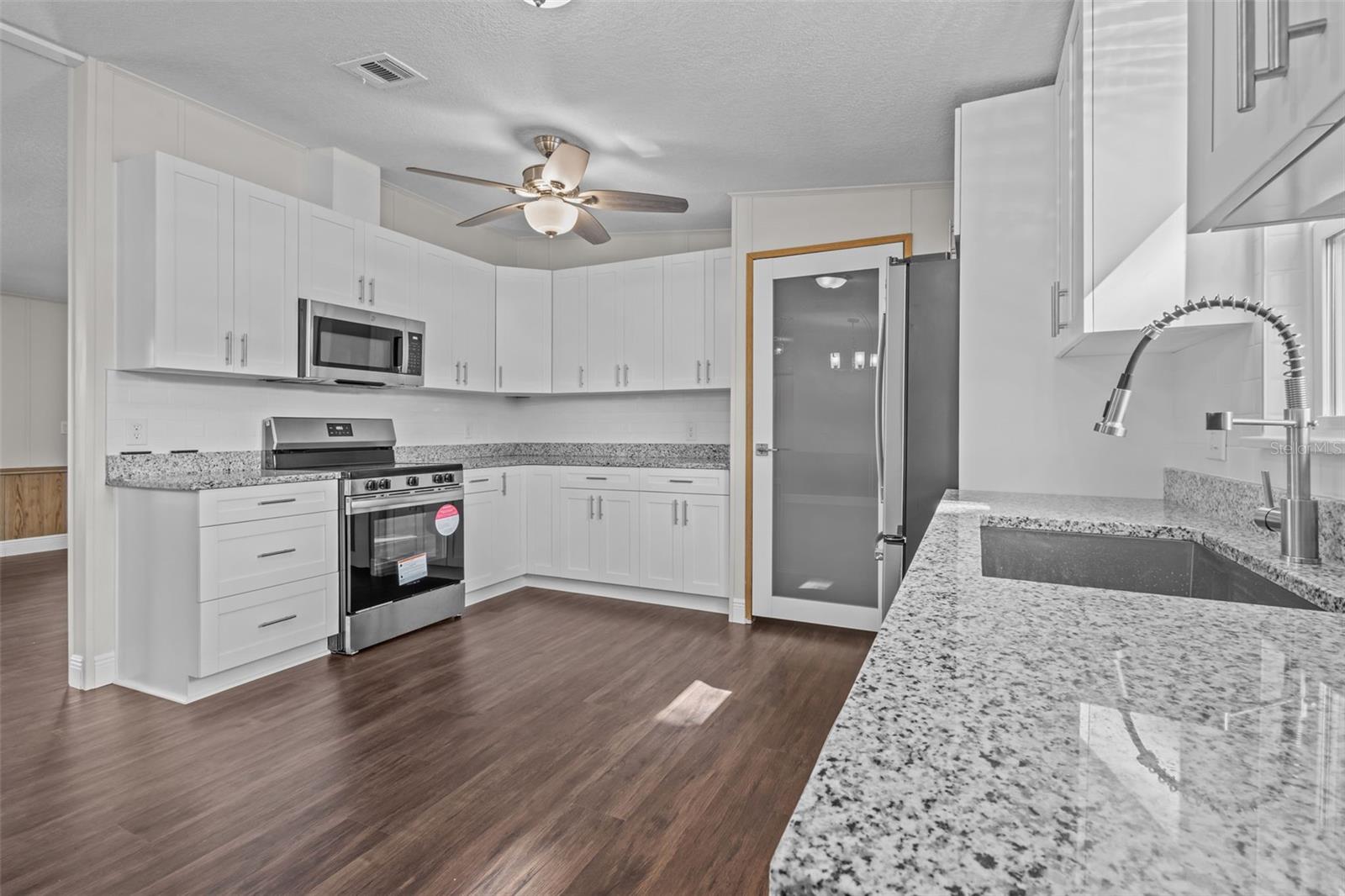 38060 LAWANDA LOOP, ZEPHYRHILLS, FL, 33542