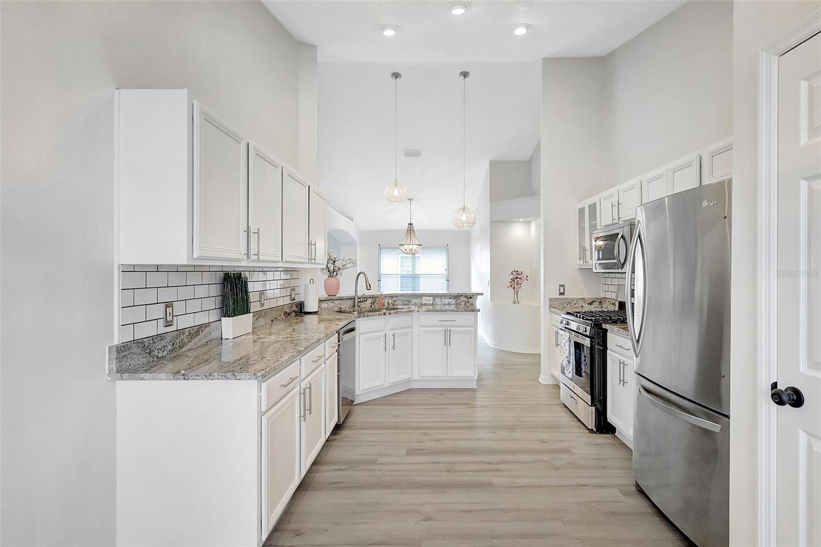 5716 HAWKLAKE RD, LITHIA, FL, 33547