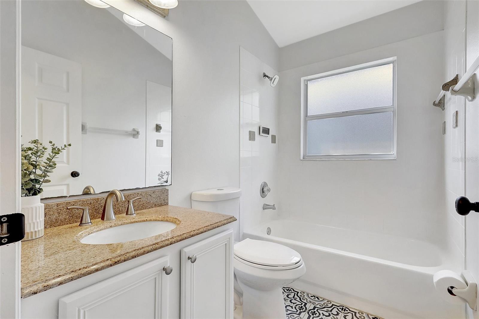 5716 HAWKLAKE RD, LITHIA, FL, 33547