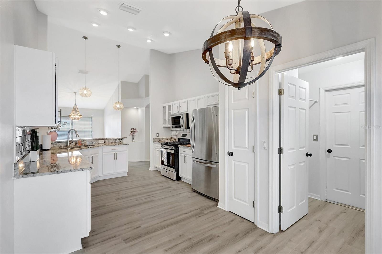 5716 HAWKLAKE RD, LITHIA, FL, 33547