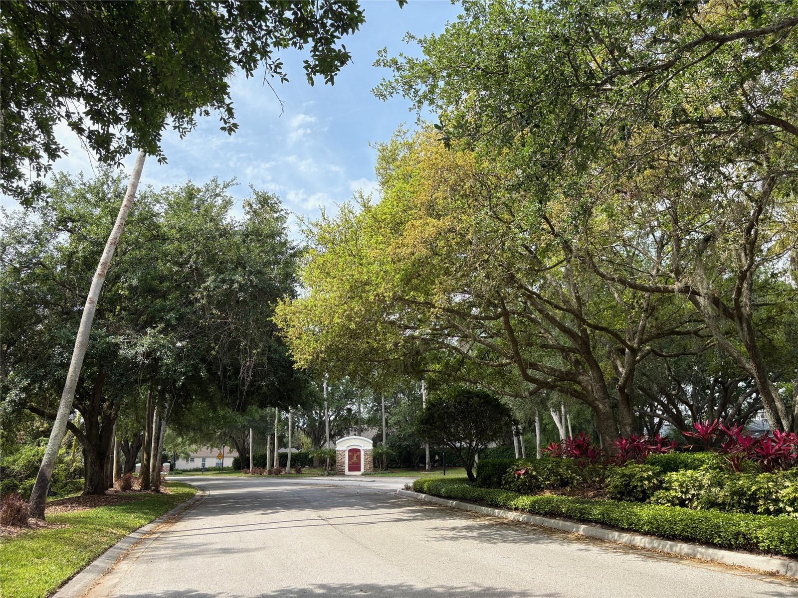 5716 HAWKLAKE RD, LITHIA, FL, 33547