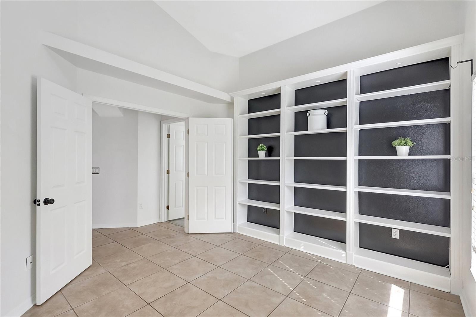 5716 HAWKLAKE RD, LITHIA, FL, 33547