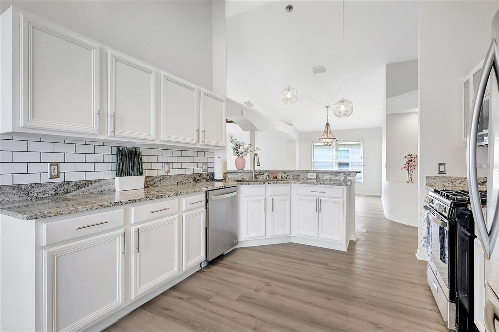 5716 HAWKLAKE RD, LITHIA, FL, 33547