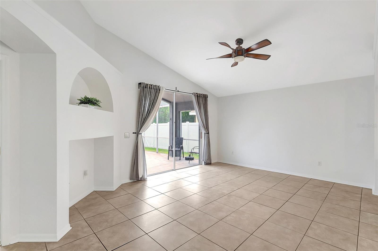 5716 HAWKLAKE RD, LITHIA, FL, 33547