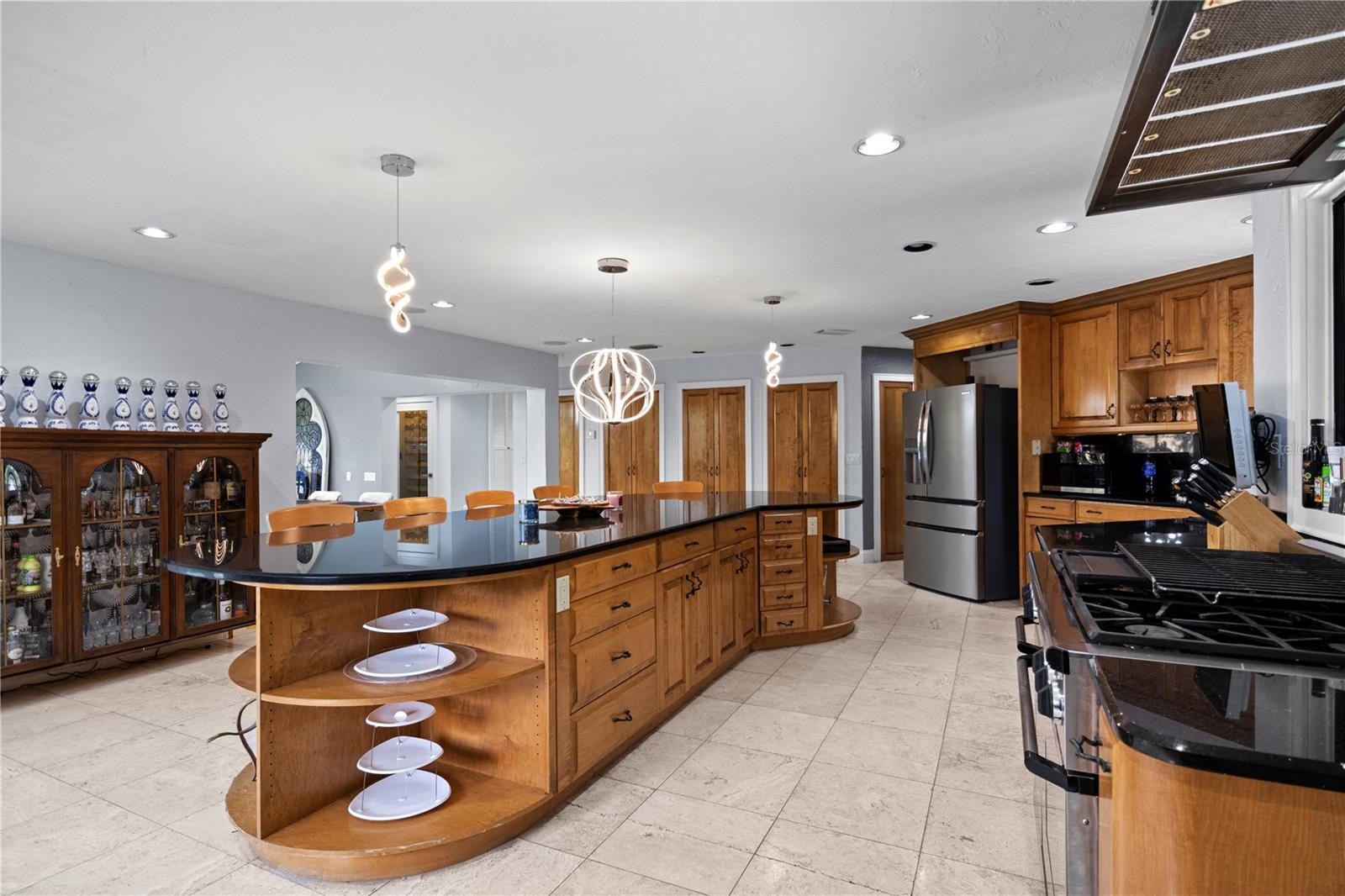 410 MONTROSE AVE, TEMPLE TERRACE, FL, 33617
