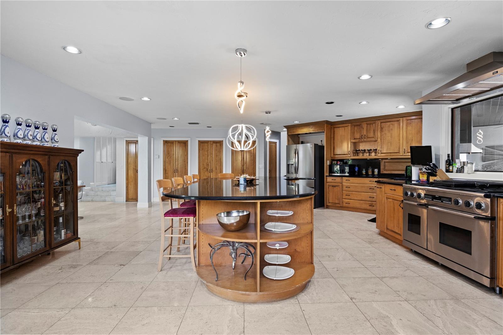410 MONTROSE AVE, TEMPLE TERRACE, FL, 33617
