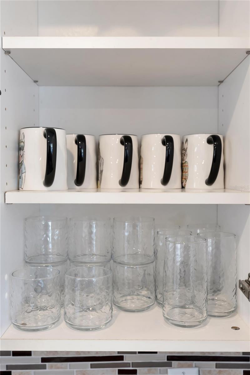 2916 WOODCREST DR, SARASOTA, FL, 34239