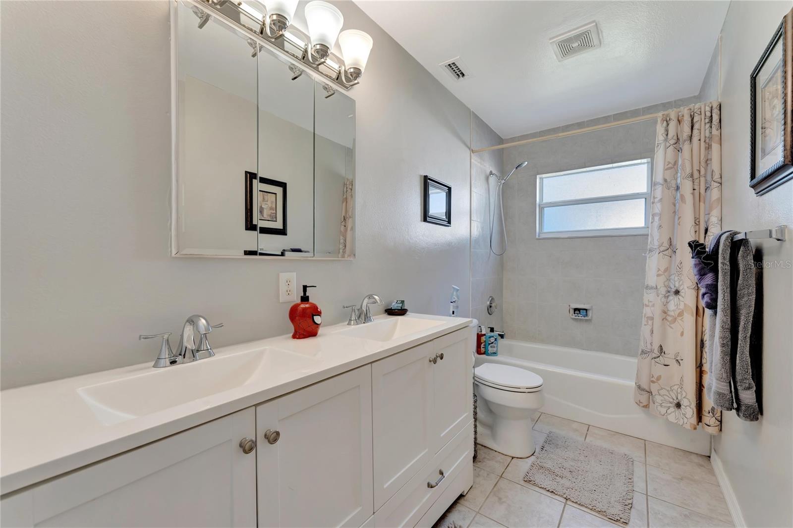 2916 WOODCREST DR, SARASOTA, FL, 34239