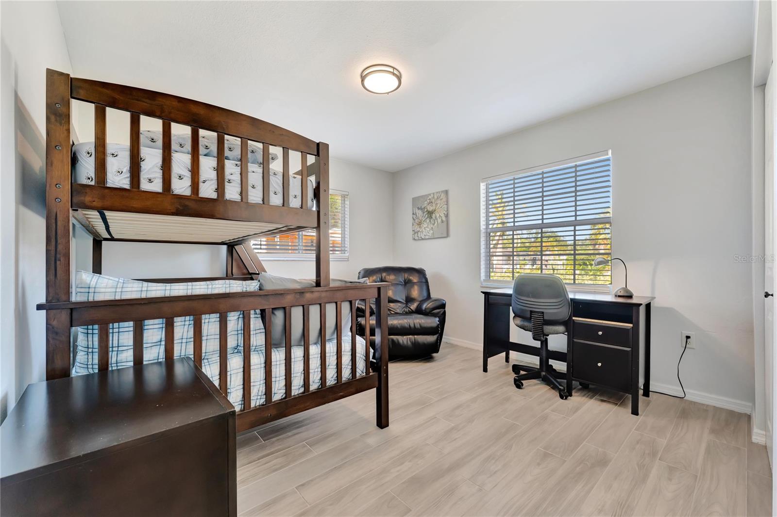 2916 WOODCREST DR, SARASOTA, FL, 34239