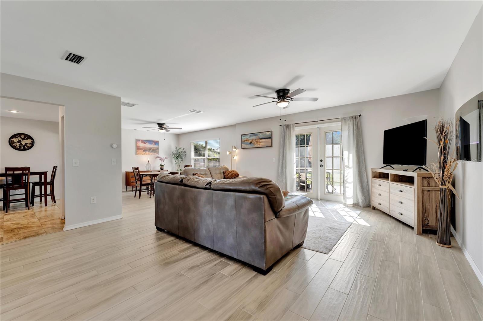 2916 WOODCREST DR, SARASOTA, FL, 34239