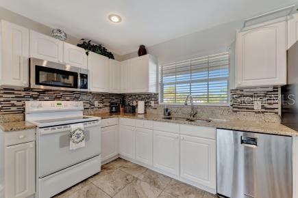 2916 WOODCREST DR, SARASOTA, FL, 34239