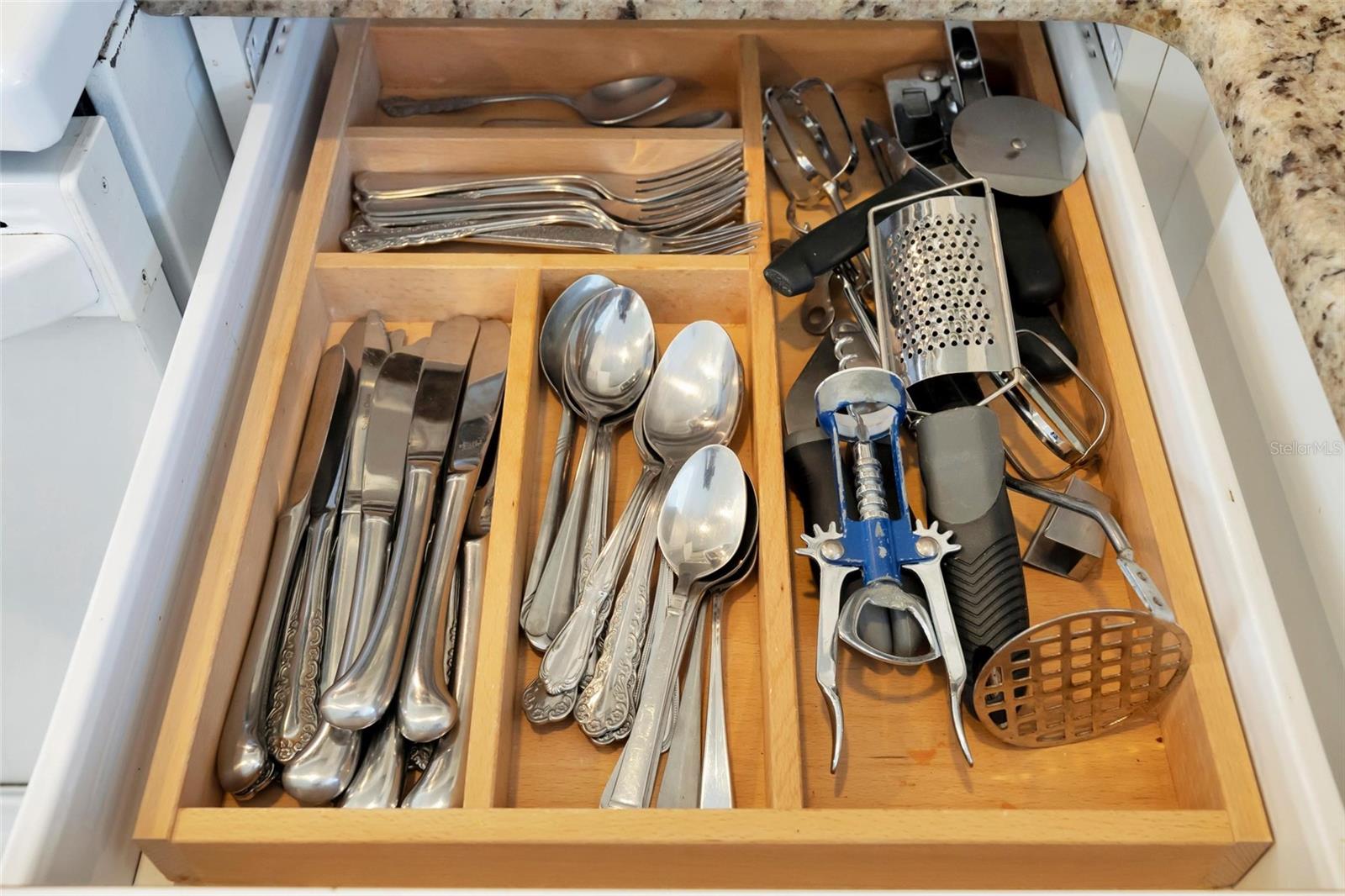 2916 WOODCREST DR, SARASOTA, FL, 34239