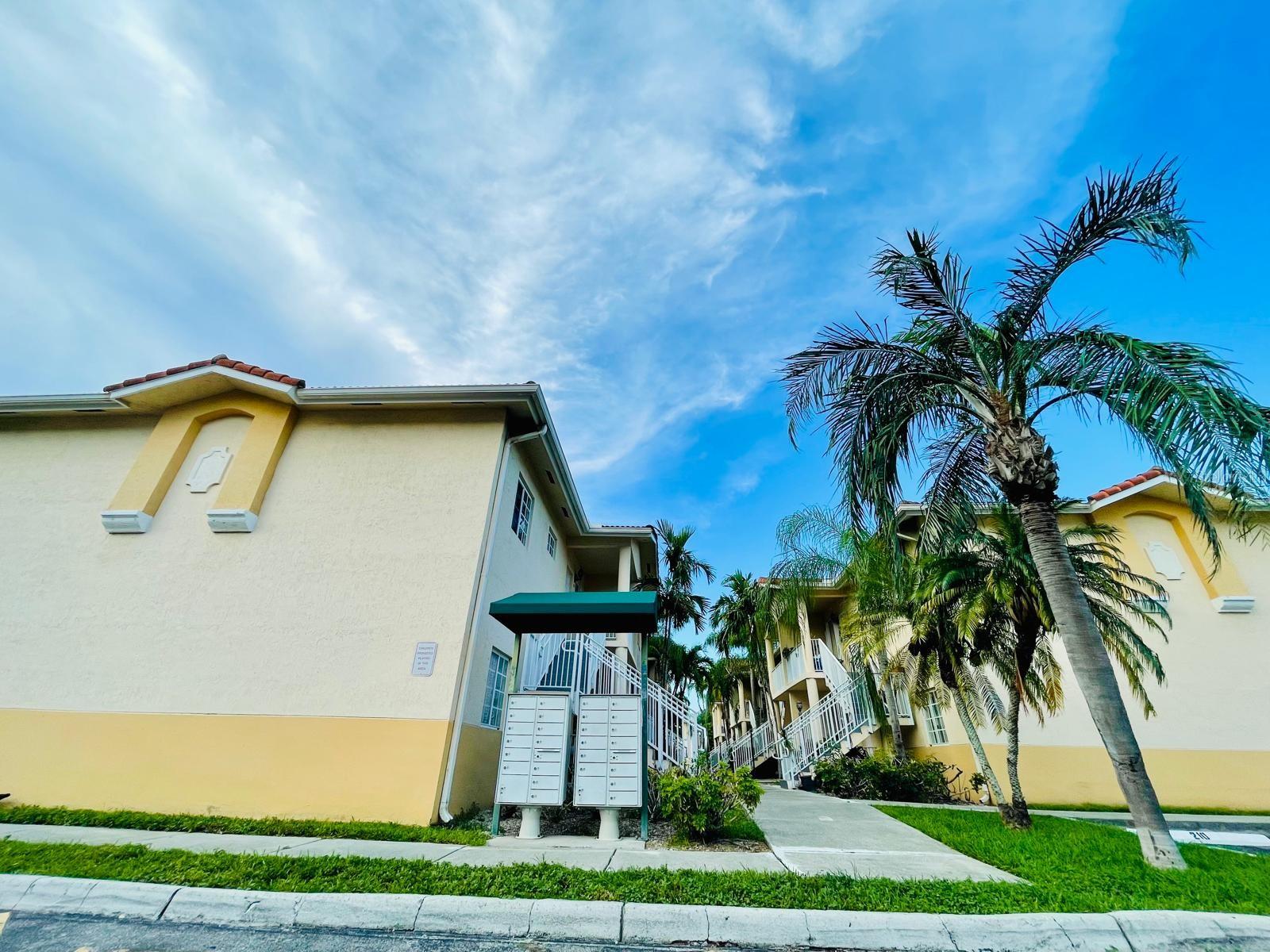 6962 NW 179TH ST #105-6, HIALEAH, FL, 33015