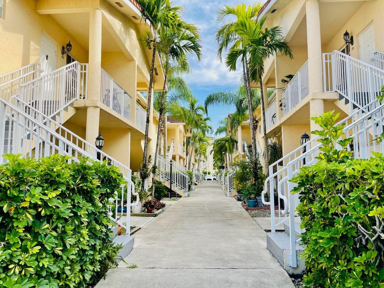 6962 NW 179TH ST #105-6, HIALEAH, FL, 33015