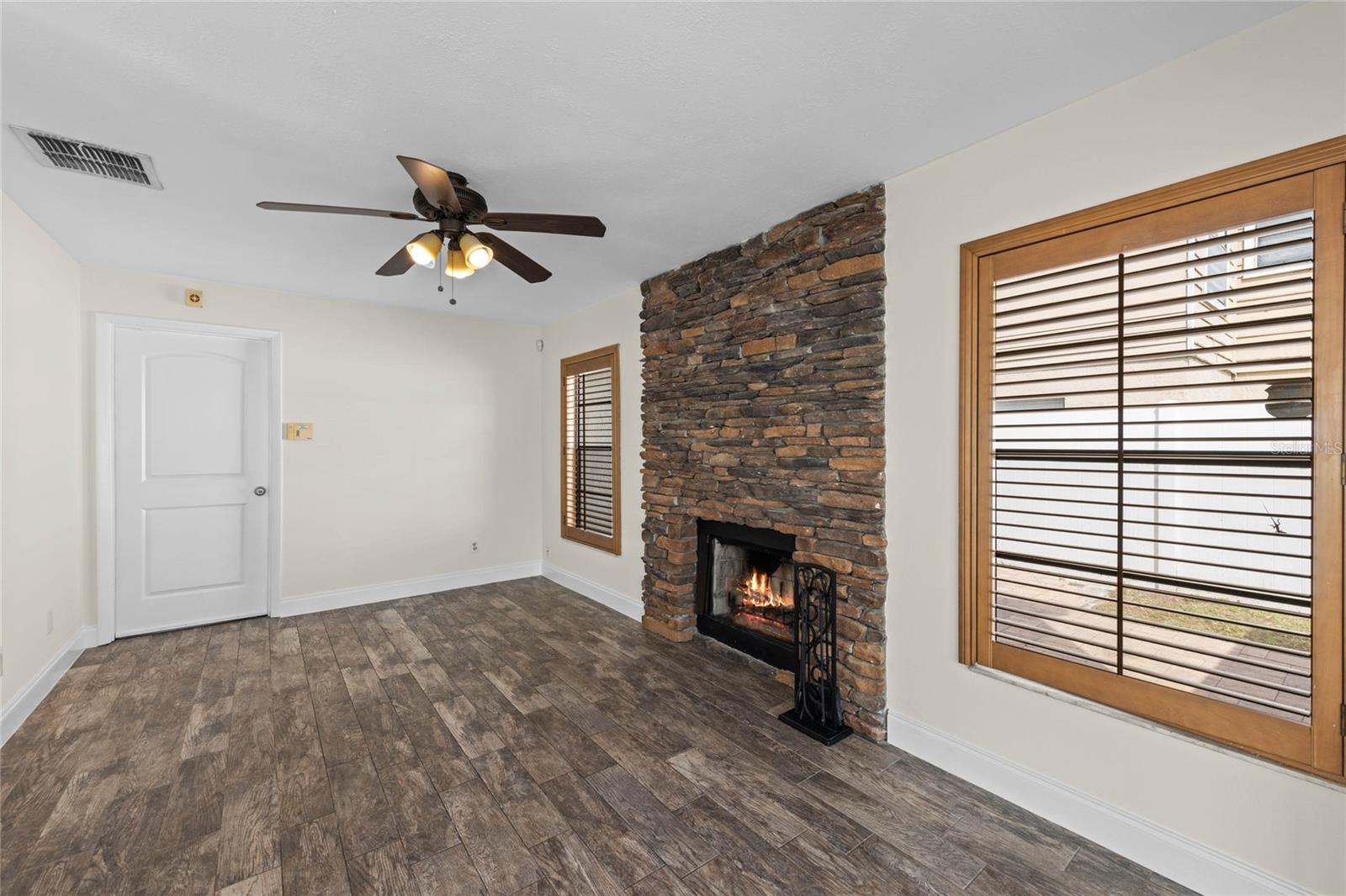 842 E CHARING CROSS CIR, LAKE MARY, FL, 32746