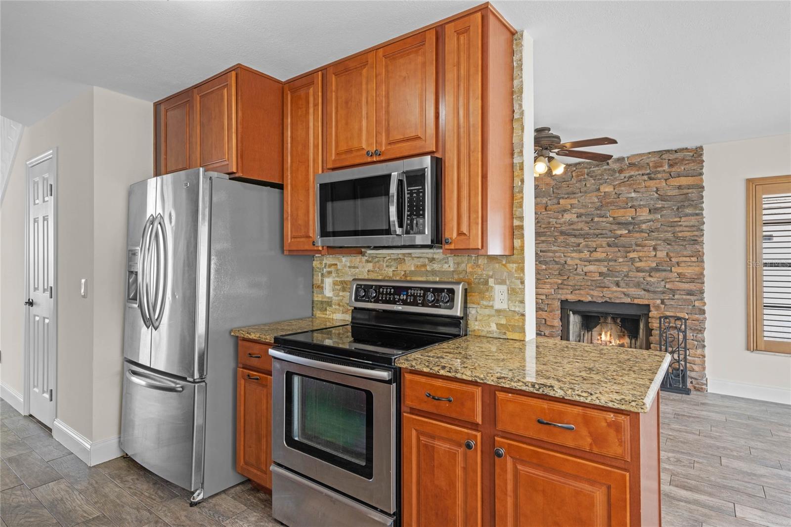 842 E CHARING CROSS CIR, LAKE MARY, FL, 32746